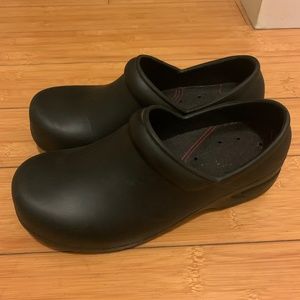 Nursing shoes